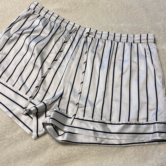 Other - La Vie En Rose Sleep Shorts Sz XL